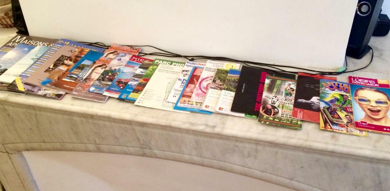 2 Bedroom Funky Apartment In The Heart Of The Old Town Of Antibes Exterior foto